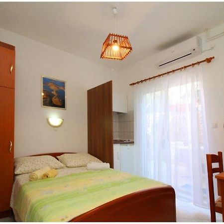 Apartments And Rooms Mirja-Parking Primosten Ngoại thất bức ảnh