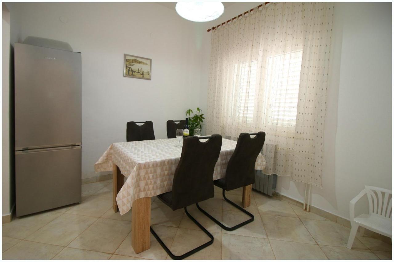 Apartments And Rooms Mirja-Parking Primosten Ngoại thất bức ảnh