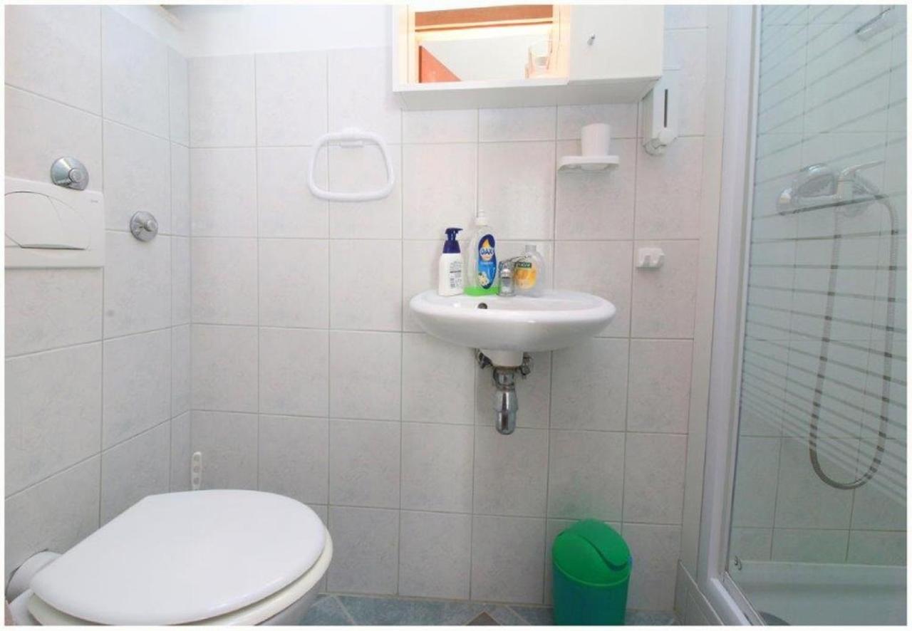 Apartments And Rooms Mirja-Parking Primosten Ngoại thất bức ảnh