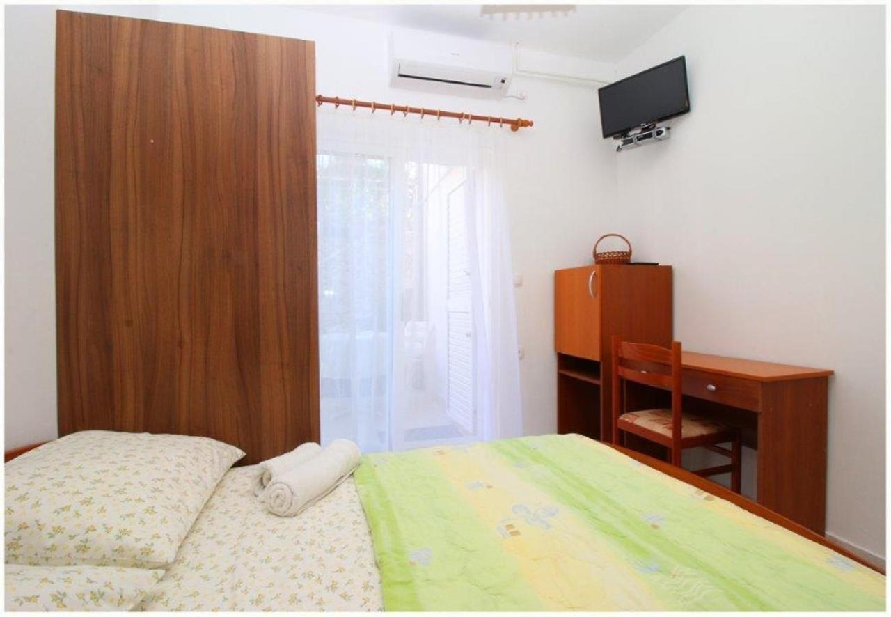 Apartments And Rooms Mirja-Parking Primosten Ngoại thất bức ảnh